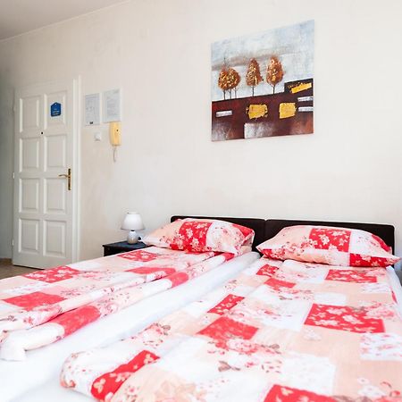 Momo'S Studio Apartment سوبوتيتْسا المظهر الخارجي الصورة