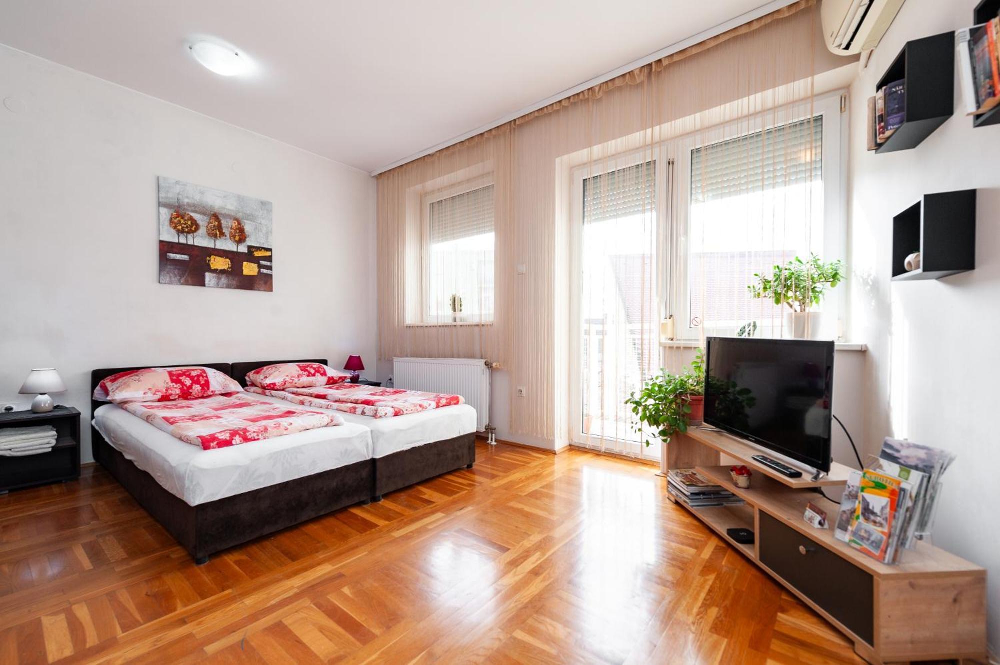 Momo'S Studio Apartment سوبوتيتْسا المظهر الخارجي الصورة